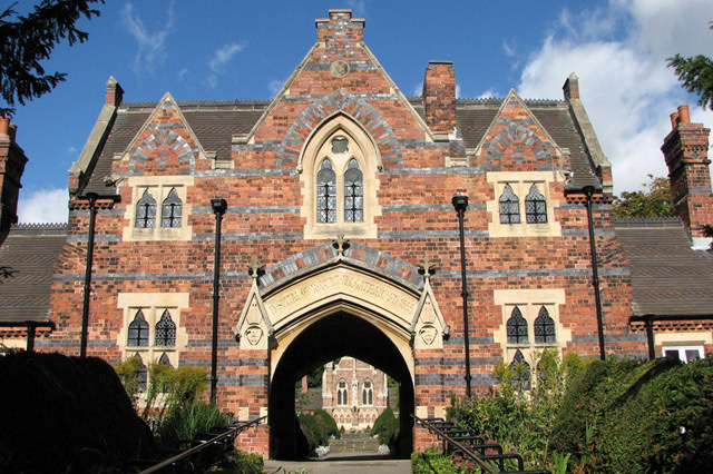 File:South Hiendley - Almshouses.jpg