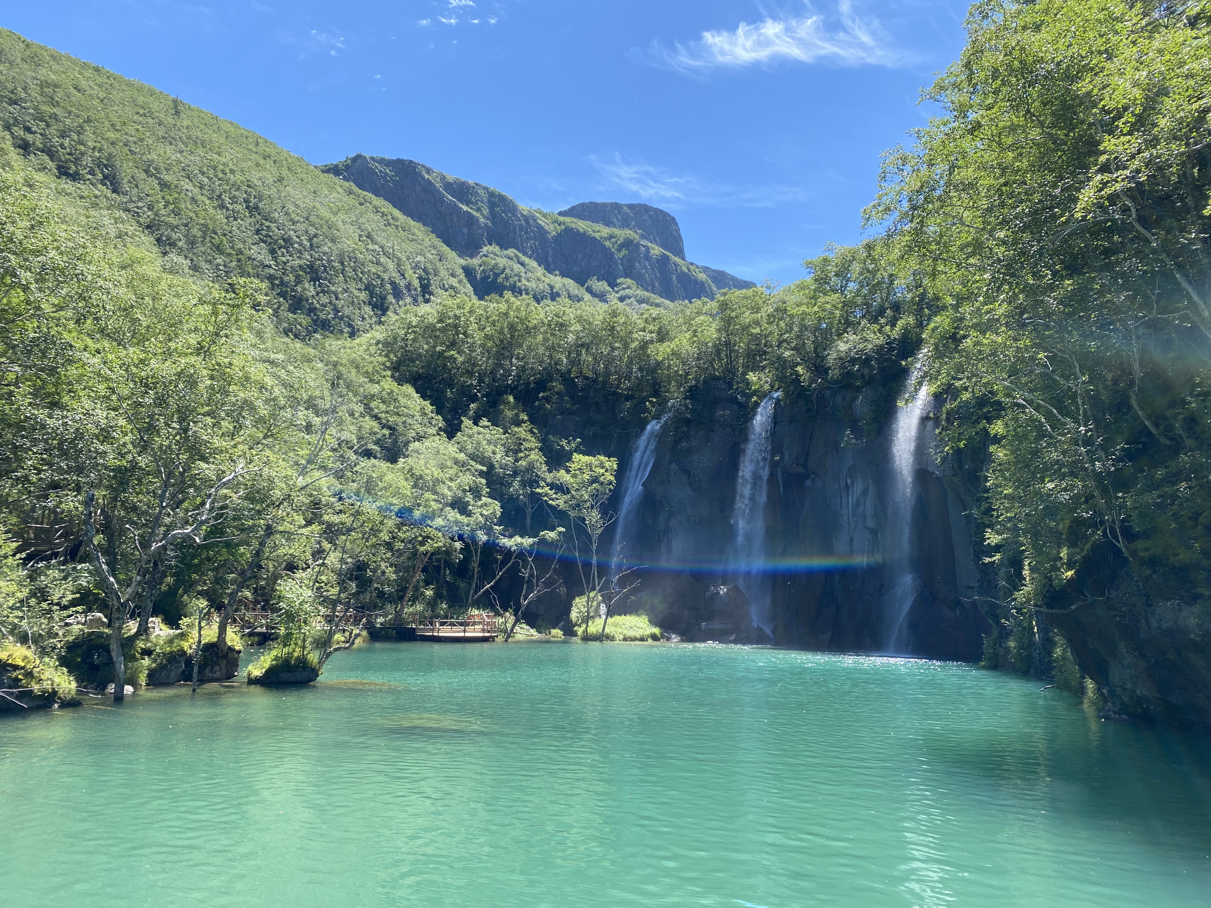 File:Waterfall of Lüyuantan in Changbaishan, Aug 10 2022.jpg