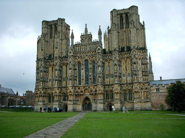 File:Wells Cathedral - geograph.org.uk - 83952.jpg