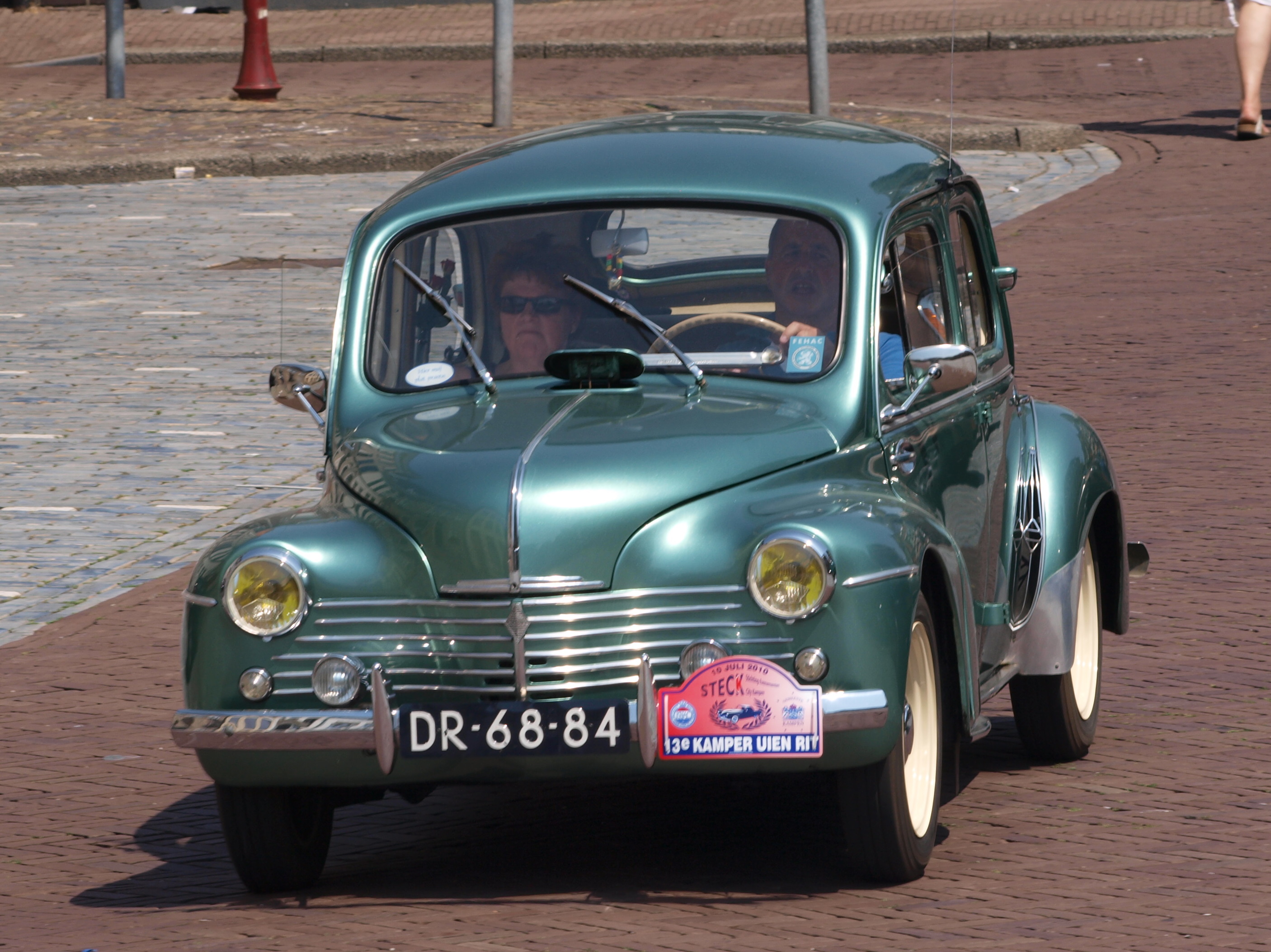 1953 Renault sedan