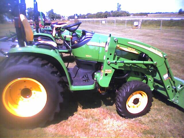 Caricatore (attrezzatura) 1Deere_side_view