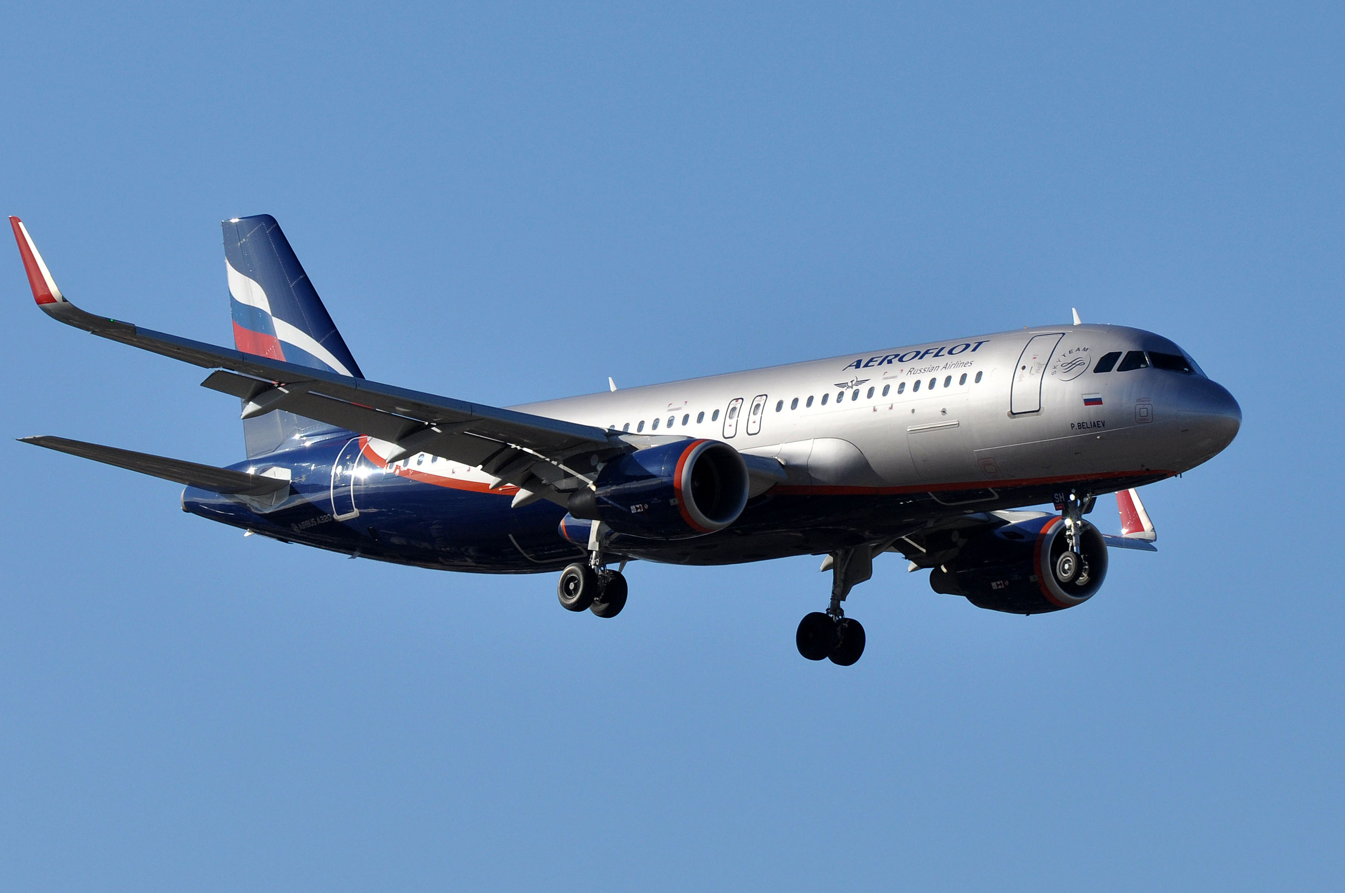 Su flights. 6502 Aeroflot. Борт VQ-BSH авиакомпании Аэрофлот. Имени Беляева. Авиокомпания 3к894м. Самолет a320-214 VQ-Bag левый электрод.