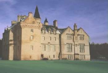 How to get to Brodie Castle with public transport- About the place