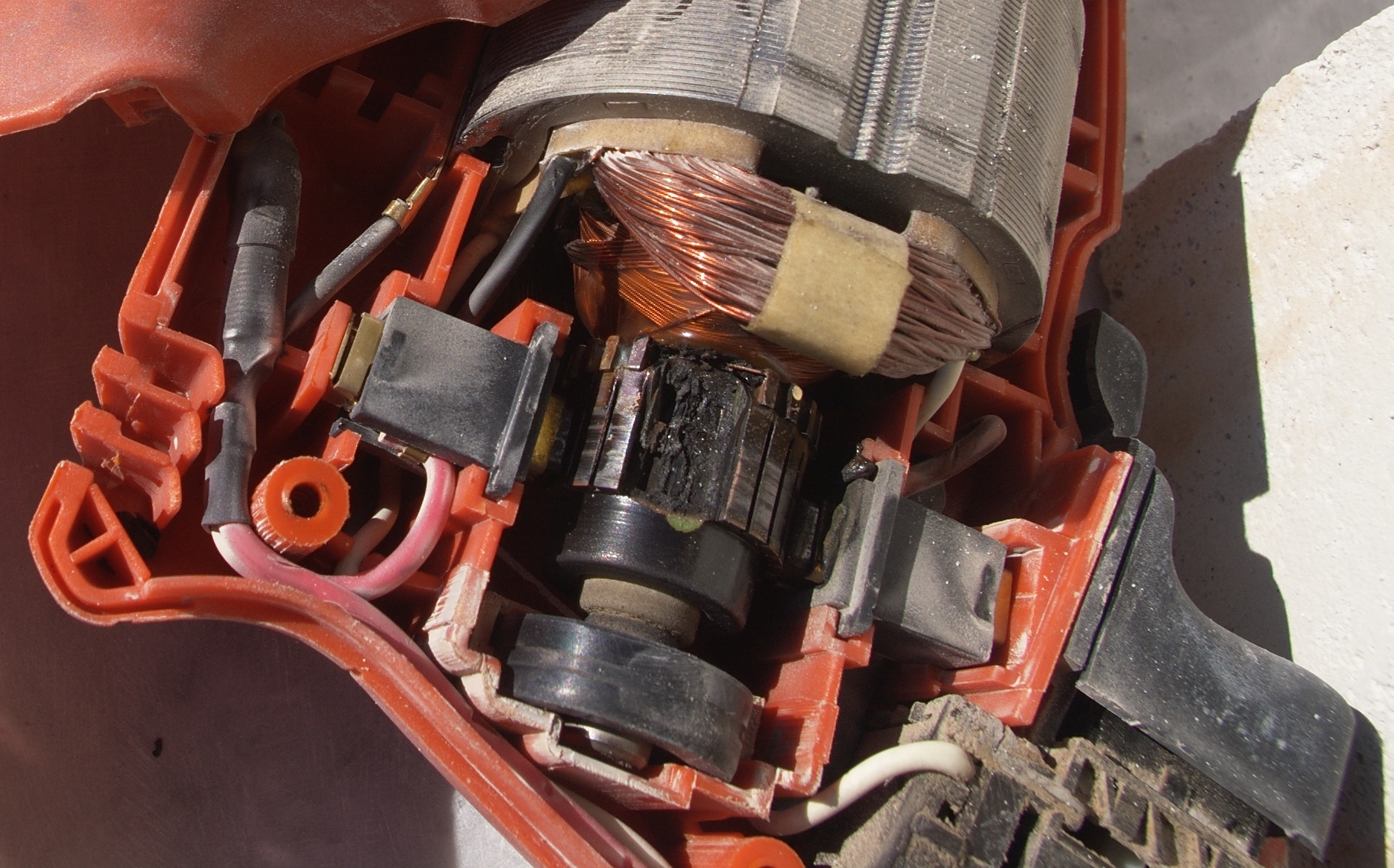 File:Broken AC motor rotor.jpg - Wikimedia Commons