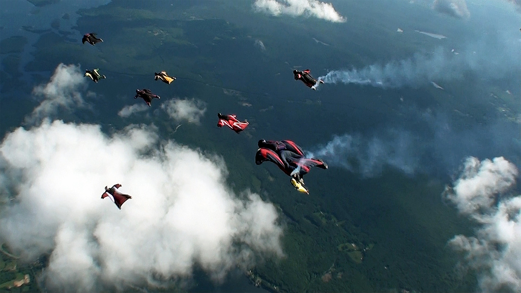 Wingsuit fly. Вингсьют в 1980. Прыжки вингсьют папка. Пролёт вингсьют Вьетнам. Вингсьют фото.