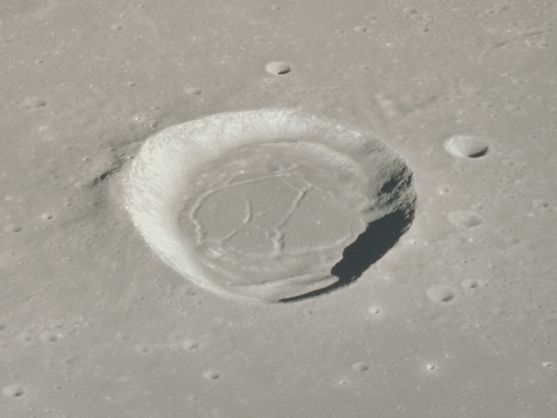 File:Daniell crater AS15-91-12365.jpg