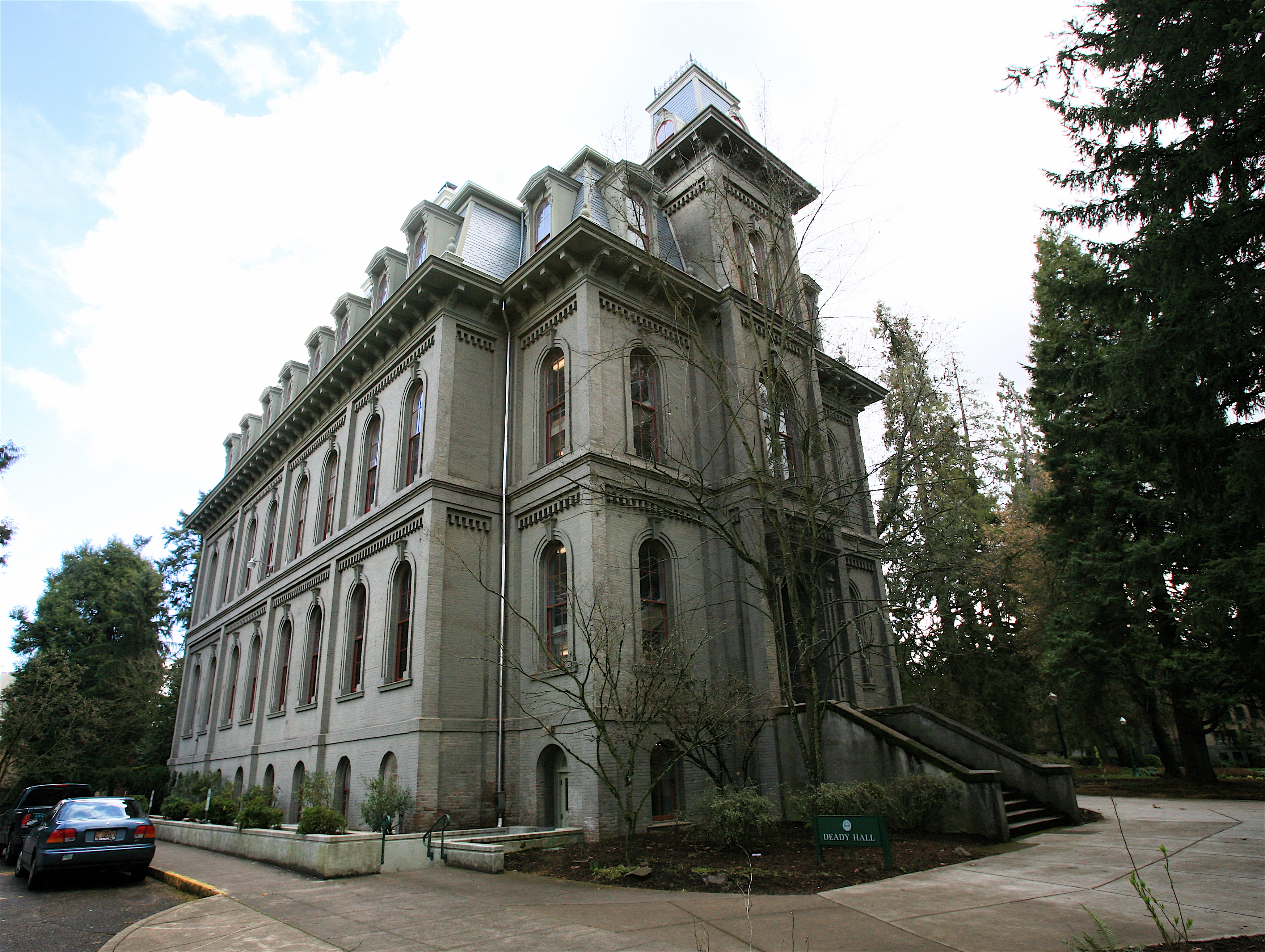 University Hall (University of Oregon) - Wikipedia