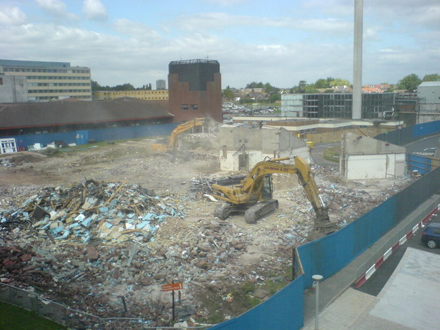 File:Demolition of Walsgrave Hospital - geograph.org.uk - 443802.jpg