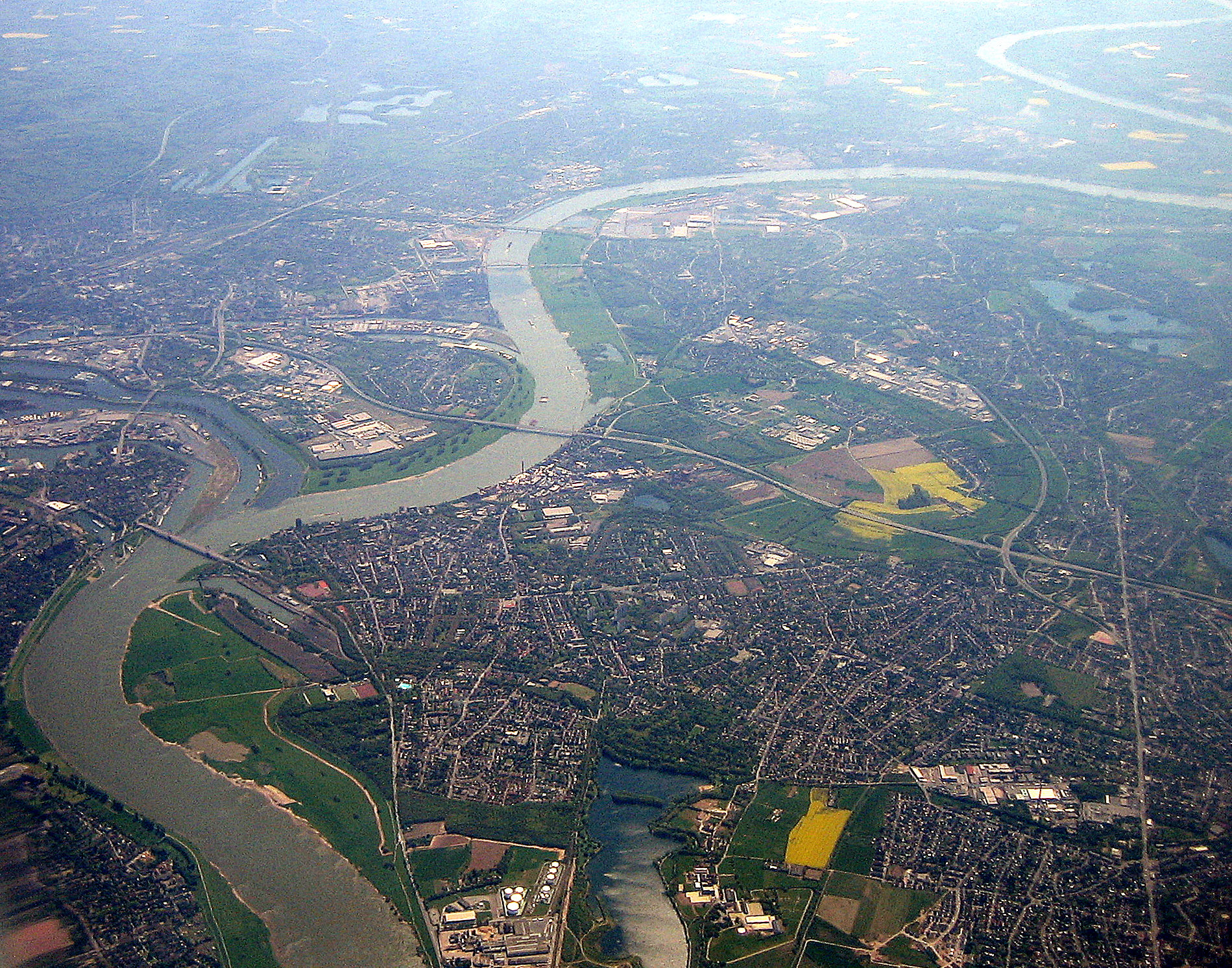 Duisburg-Homberg - links die Ruhrmündung - panoramio.jpg