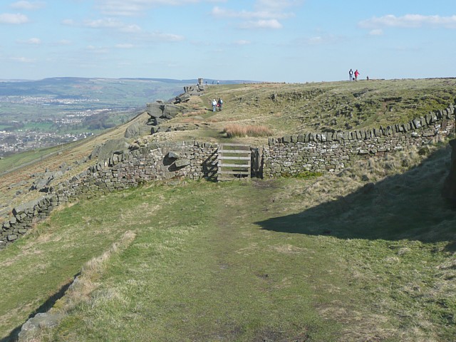 Footpath to Lund's Tower, Sutton - geograph.org.uk - 1281367