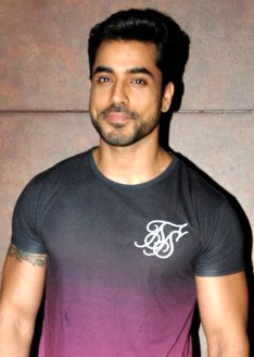 Gautam Gulati at the screening of ‘Shubh Mangal Saavdhan’.jpg