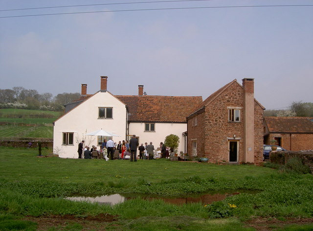 File:Hoccombe Farm - geograph.org.uk - 286893.jpg