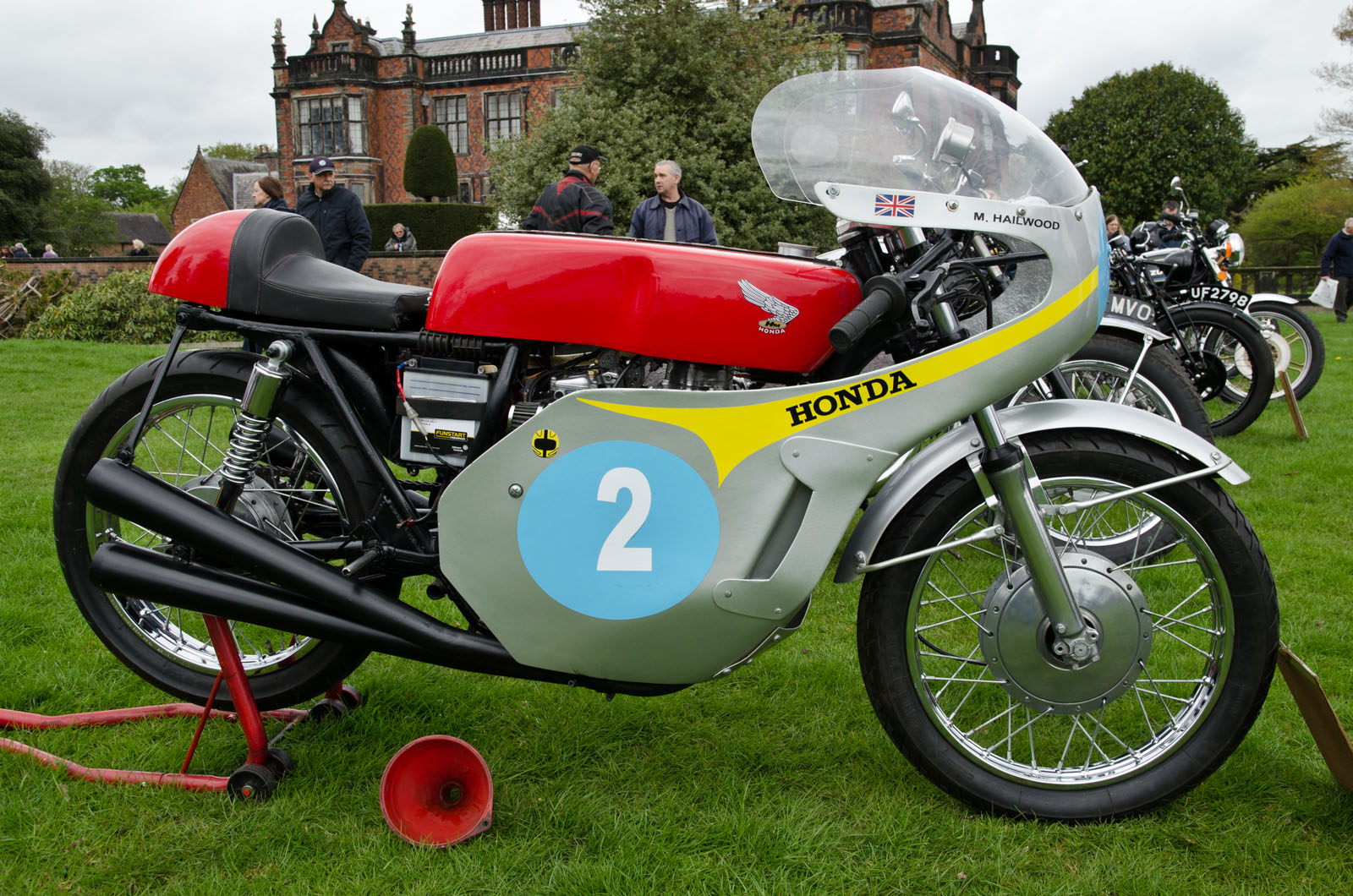 Honda реплики. Mike Hailwood. Honda BB. Реплика Хонда игл.