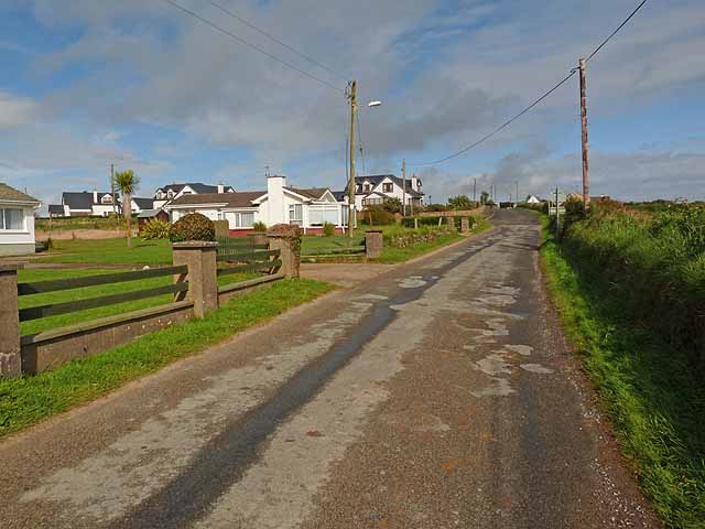 File:Houses at Cullensown - geograph.org.uk - 3153284.jpg