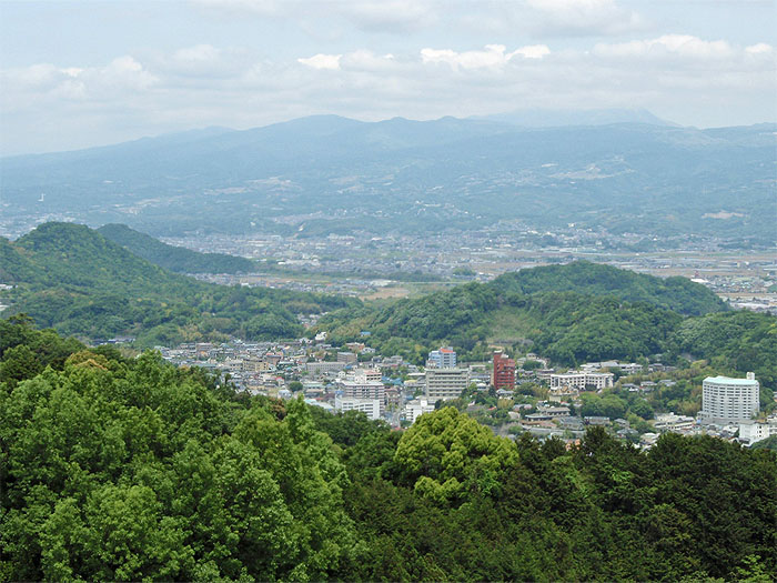 File:Izu-Nagaoka Onsen 20100518.jpg