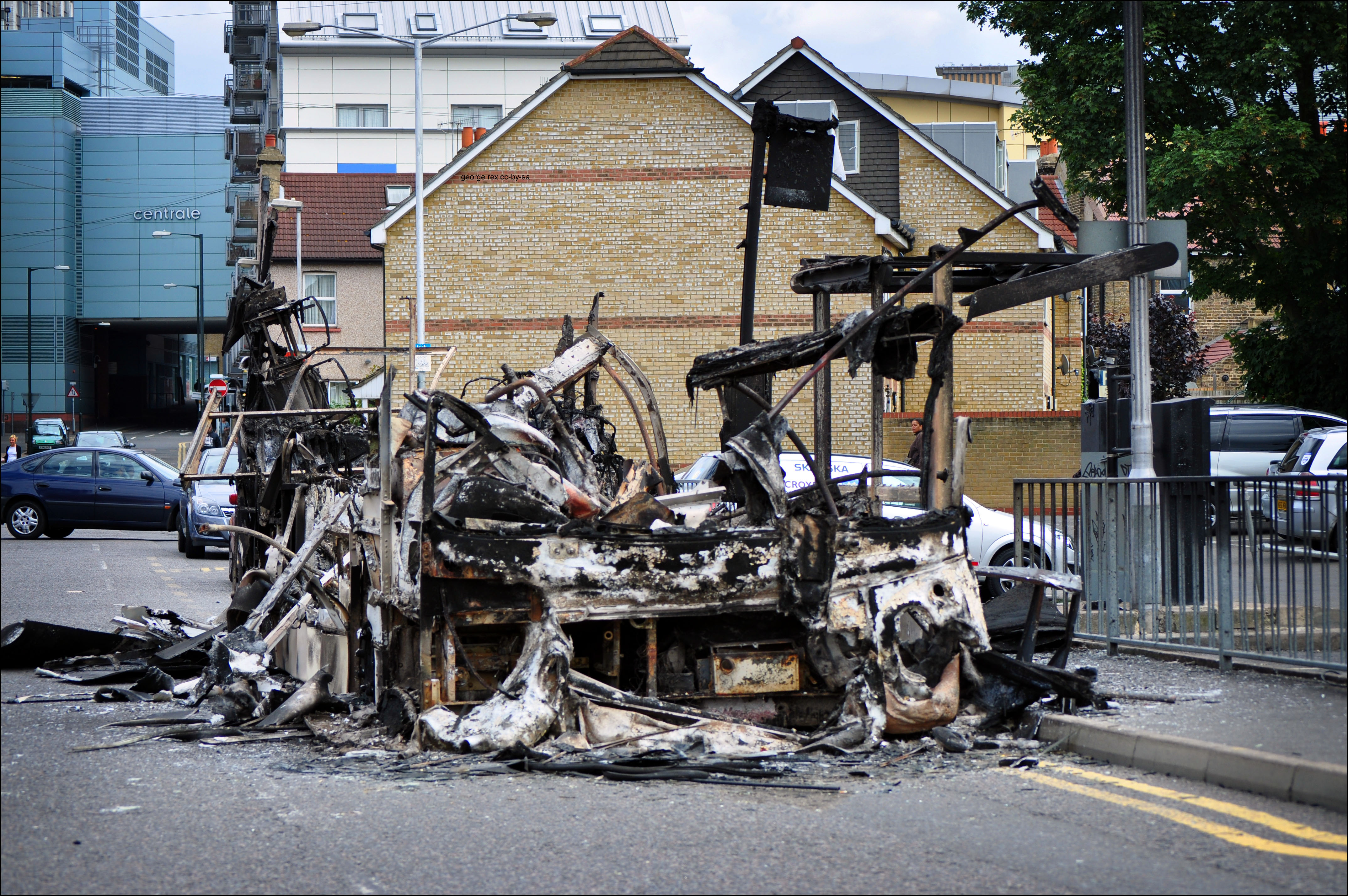 London_Riots%2C_burnt-out_bus.jpg