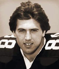 <span class="mw-page-title-main">Mickey Fitzgerald</span> American football player (born 1958)