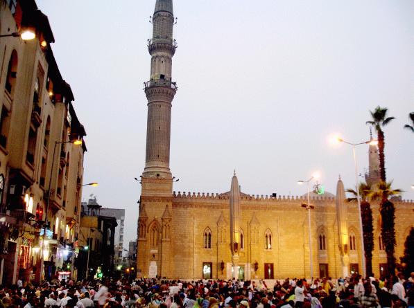 File:Ramadan at Al Hussein Mosque.jpg