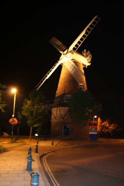 Rayleigh Windmill at night.jpg