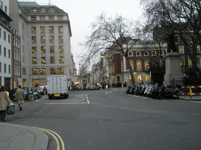 File:Southern end of Hanover Square - geograph.org.uk - 1090377.jpg