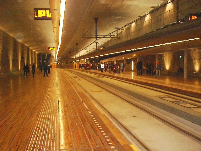 File:Station Spui.jpg