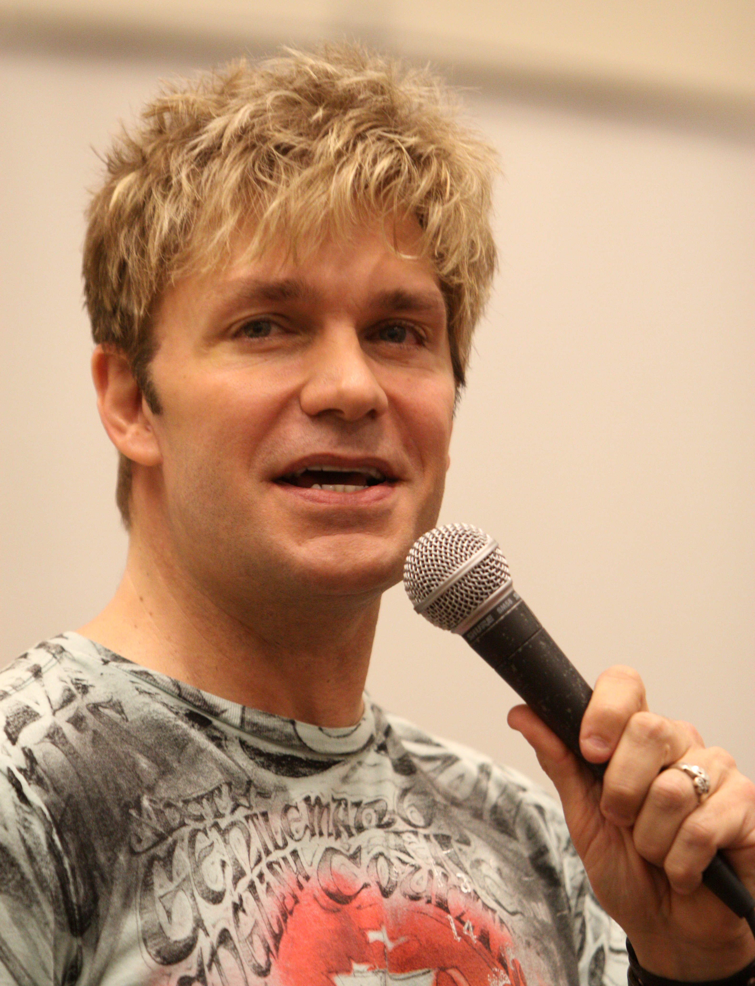 Vic Mignogna jeune