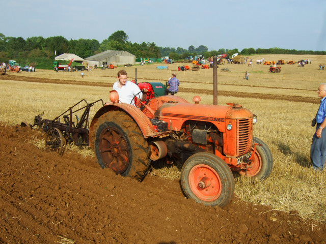 File:Vintage ploughing - geograph.org.uk - 975937.jpg