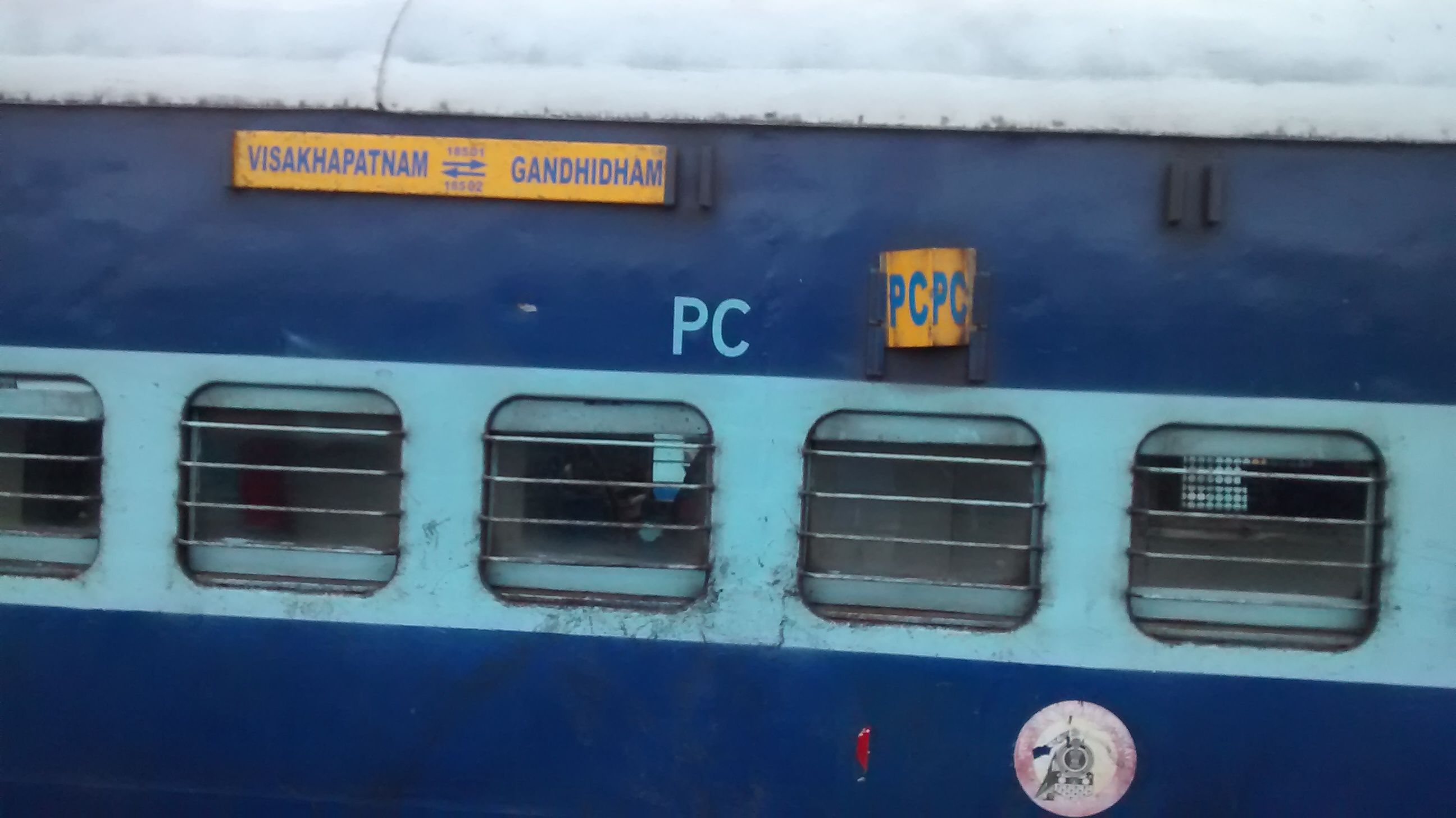 File Visakhapatnam Gandhidham Express Pantry Car Jpg Wikimedia