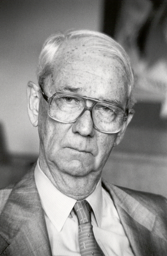 Walther Hofer (1986)