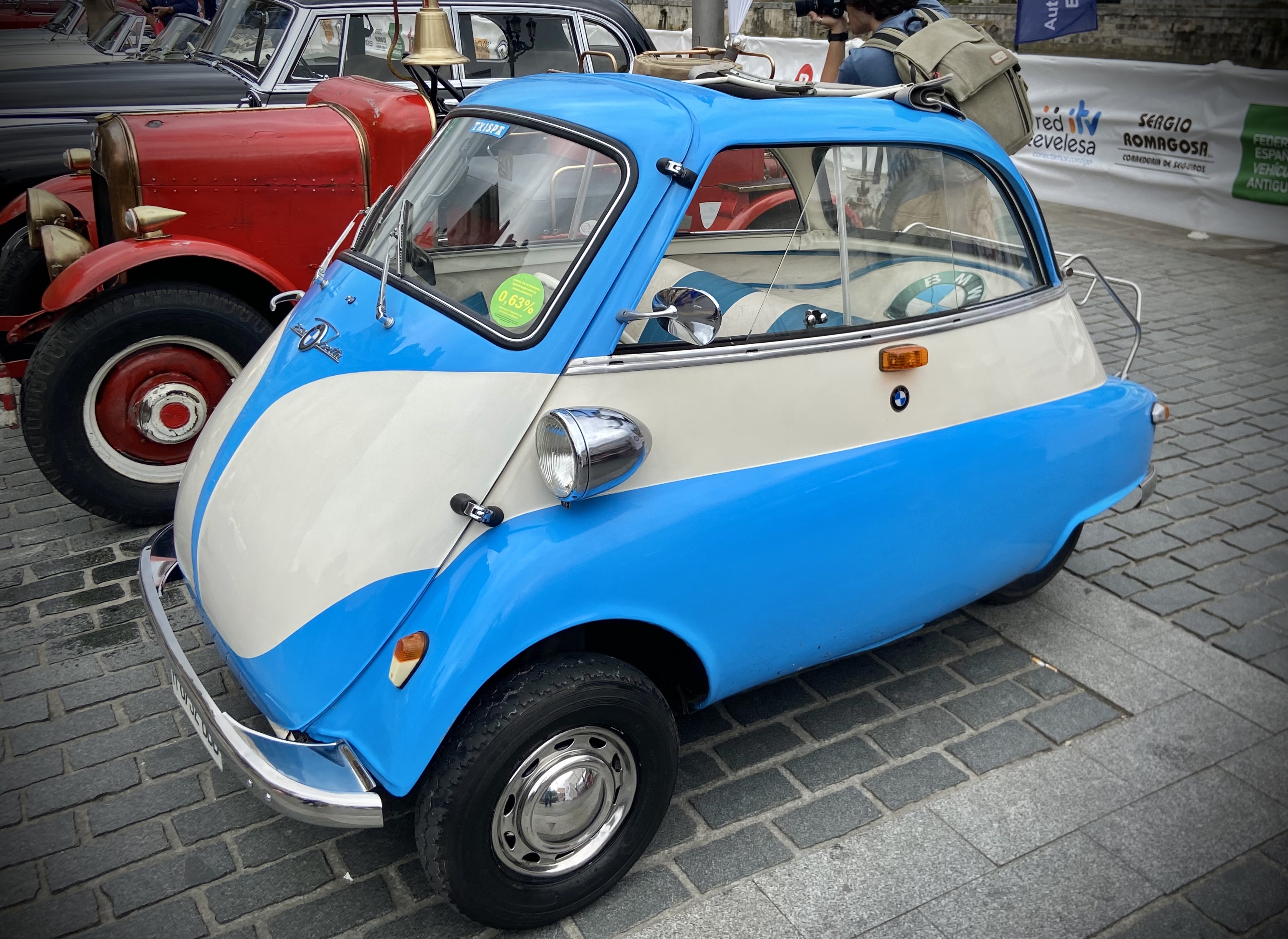 BMW Isetta 250 Pink