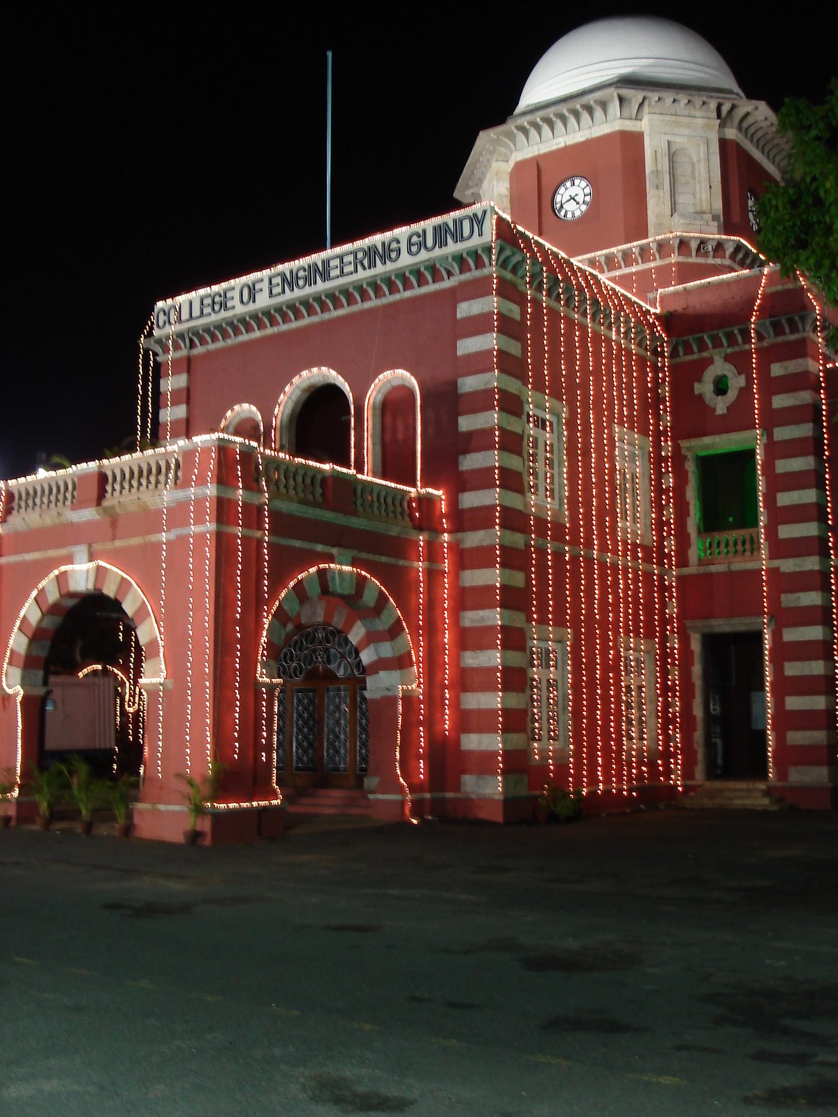 Anna university. Chennai University amdakbar.