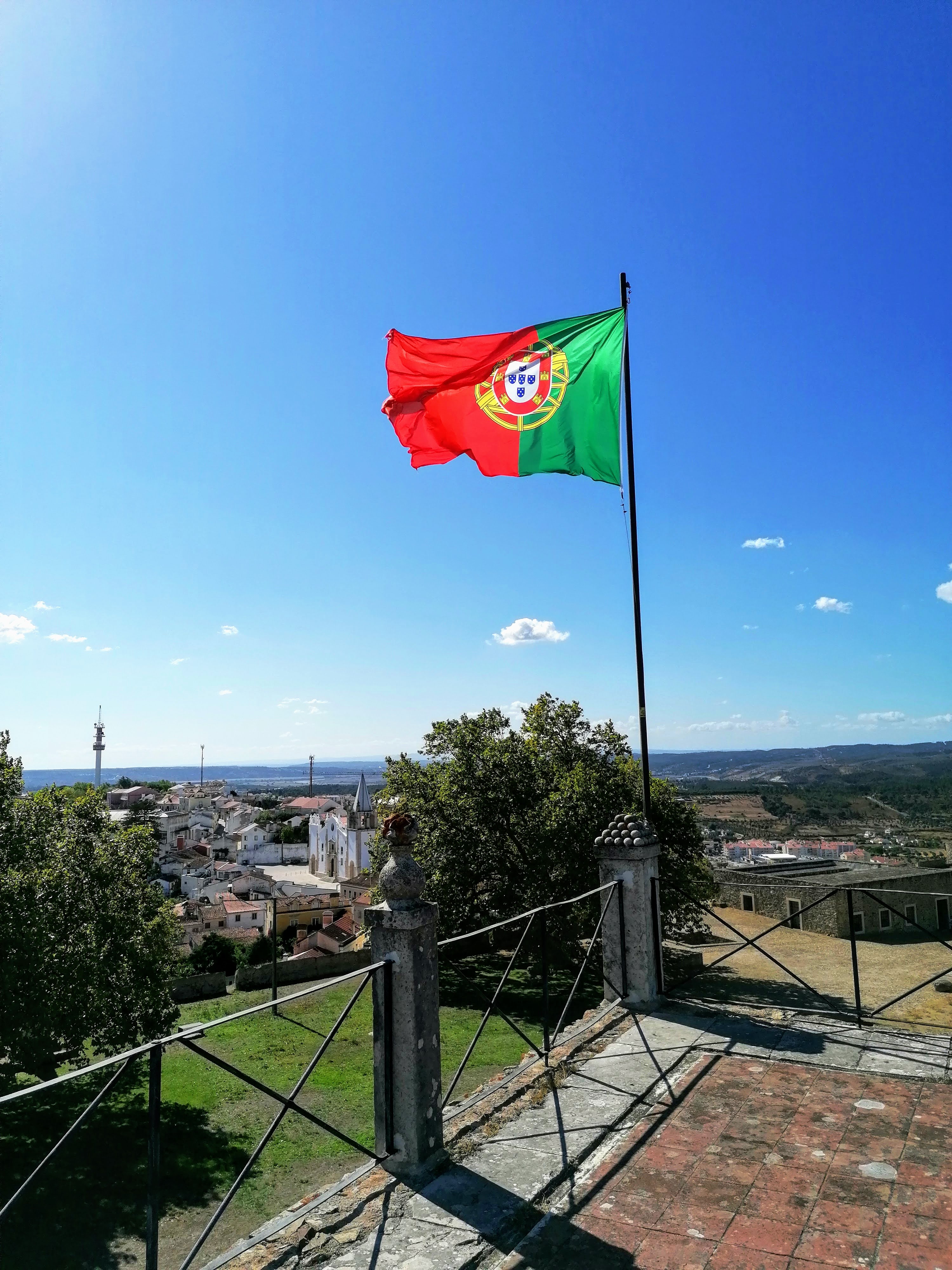 Ficheiro Bandeira Portuguesa A Flutuar Vista Por Reverso Jpg Wikipedia A Enciclopedia Livre