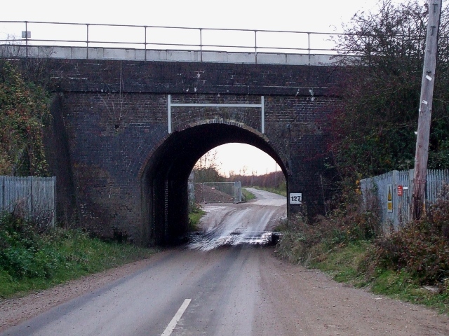 File:Bridego Bridge - Great Train Robbery Site - View westwards - geograph.org.uk - 1058897.jpg