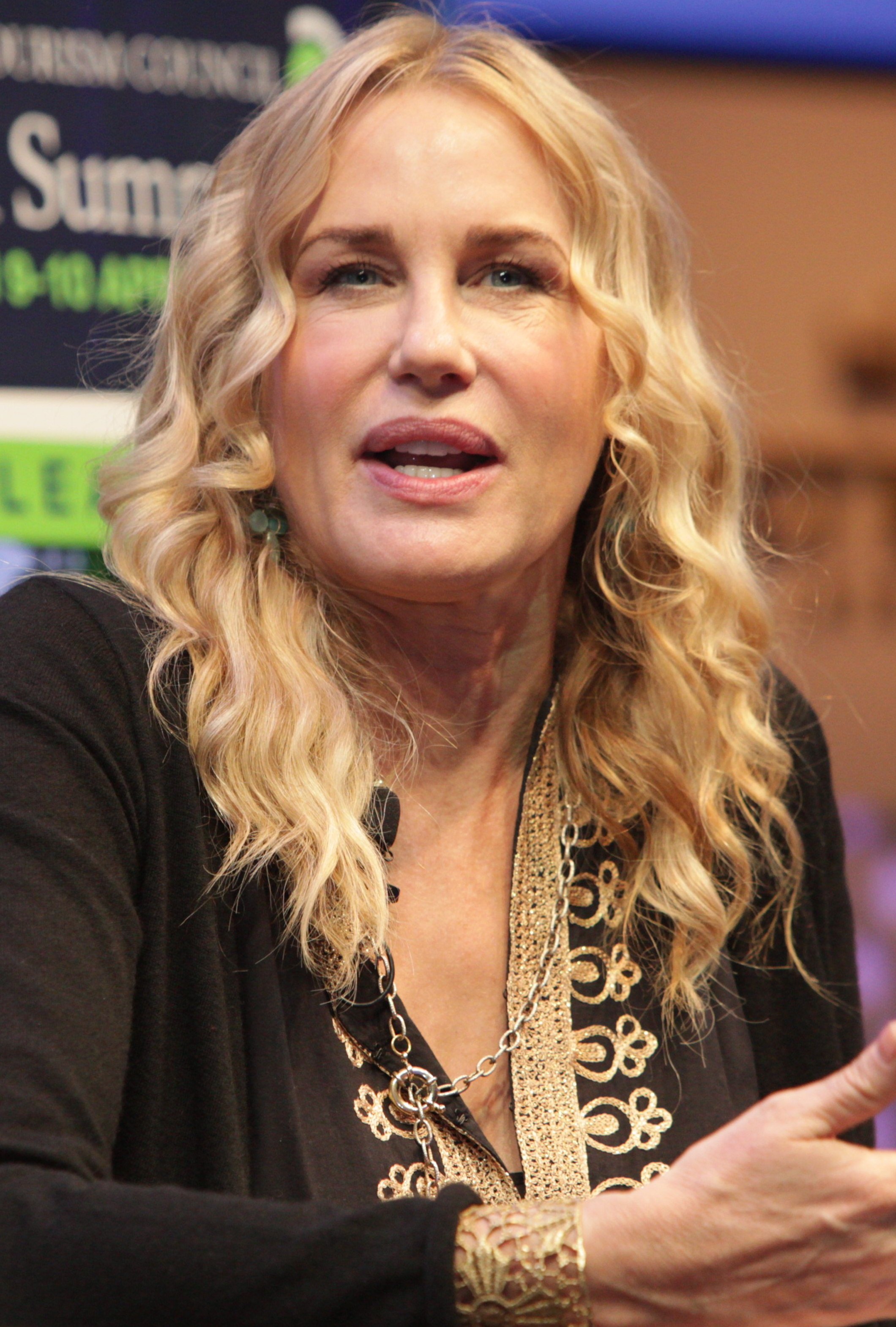 Filedaryl Hannah 2013 