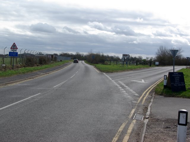 File:Junction of Stoneleigh Road and Bubbenhall Road - geograph.org.uk - 1223560.jpg