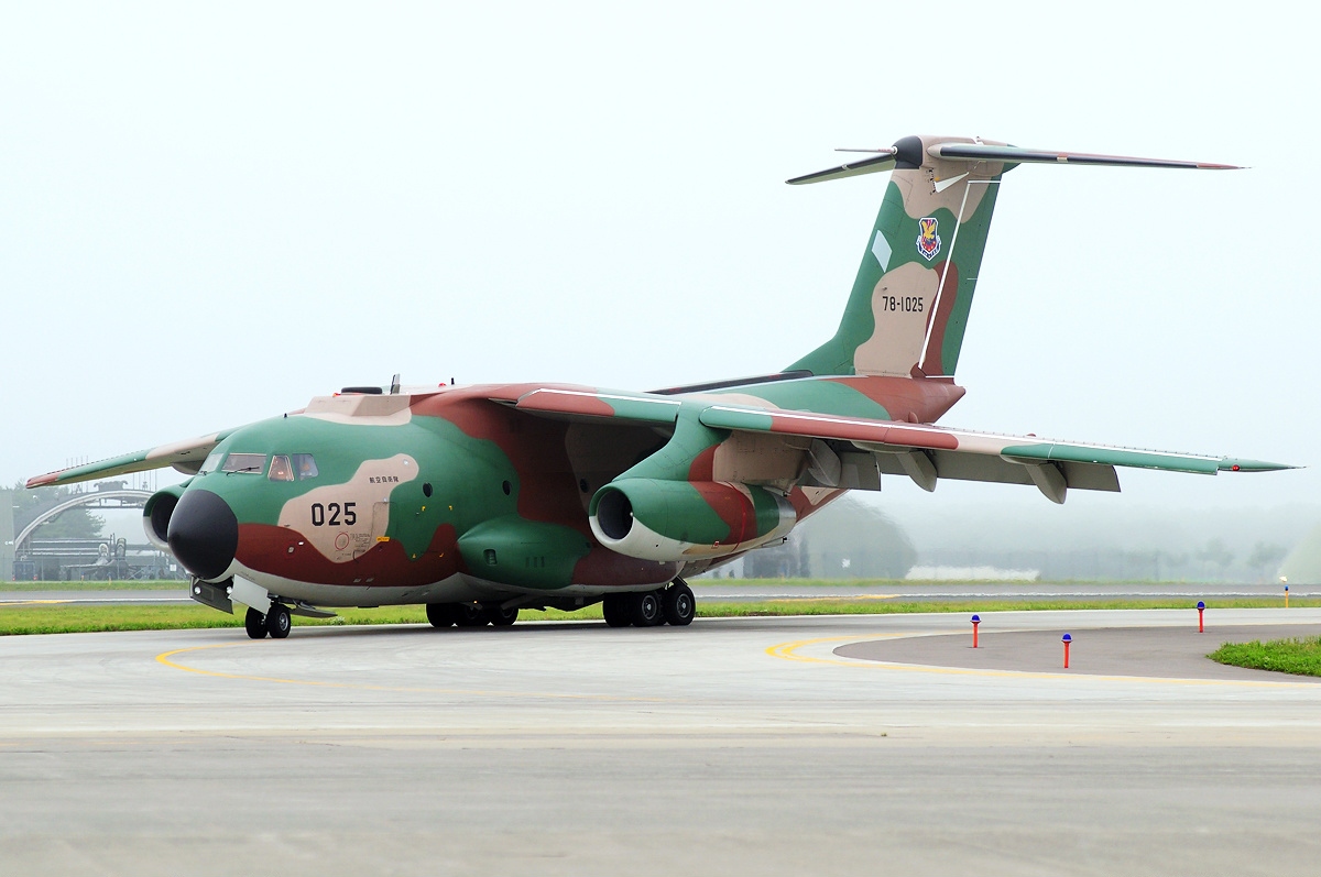 ファイル:Kawasaki C-1, Japan - Air Force AN2240187.jpg - Wikipedia