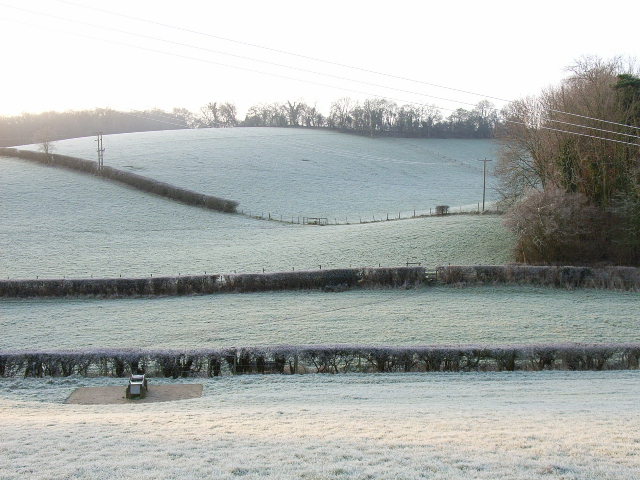 File:Looking south from near Westwood Manor Farm - geograph.org.uk - 104591.jpg