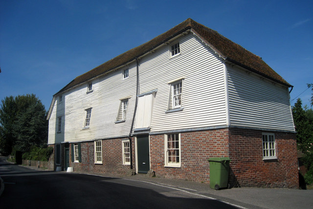 File:Mill House, Church Road, Tonge, Kent - geograph.org.uk - 1449739.jpg
