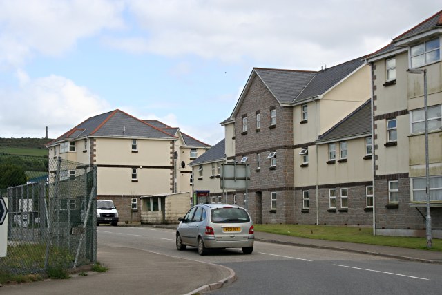 File:New Flats at Kelly Bray - geograph.org.uk - 450323.jpg