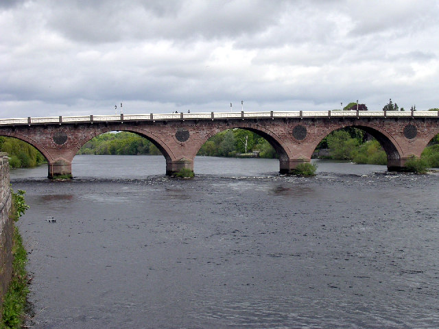 File:Perth Bridge over the River Tay - geograph.org.uk - 12120.jpg