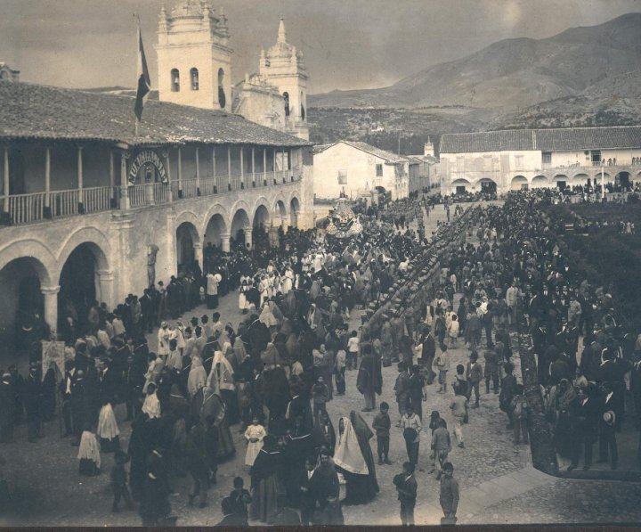 File:Procesion ayacucho.jpg