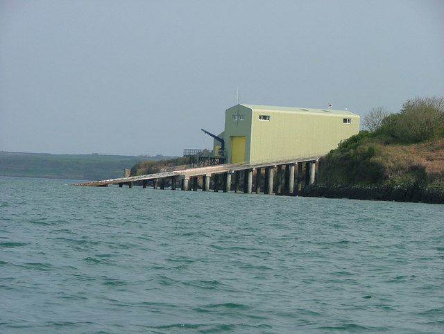 File:RNLI Lifeboat house at Angle - geograph.org.uk - 429303.jpg