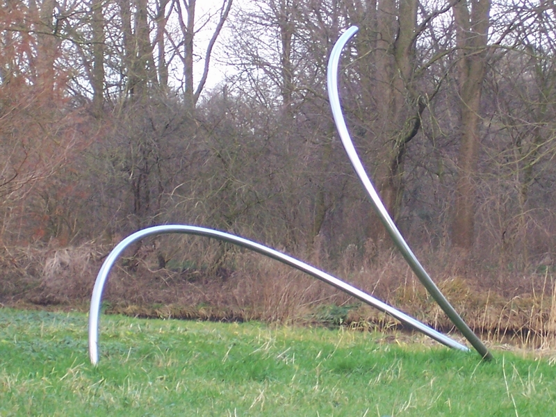 File:Roestvrijstalenobject Bijlmerweide.JPG