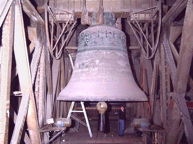 File:St Peters bell cologne.jpg