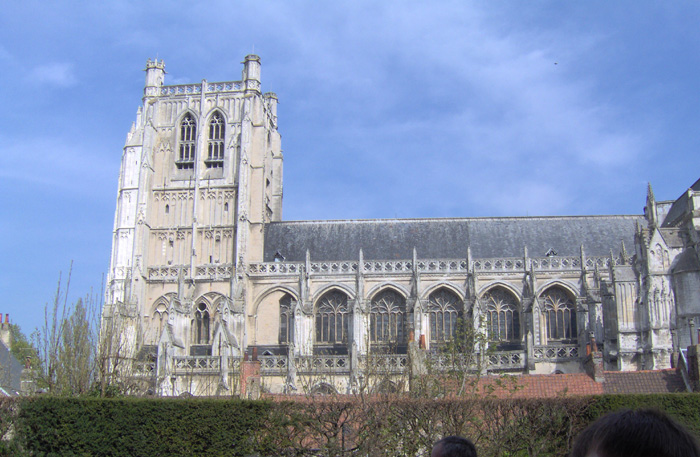 File:St omer cathedrale 032005.jpg