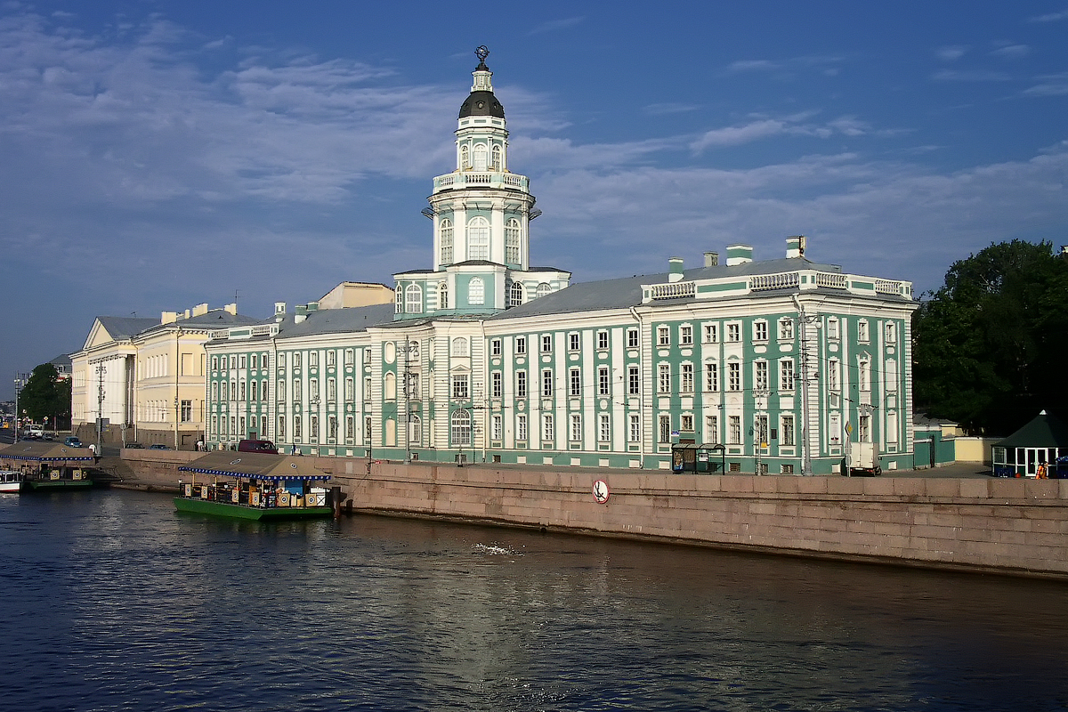 Кунсткамера петра первого фото