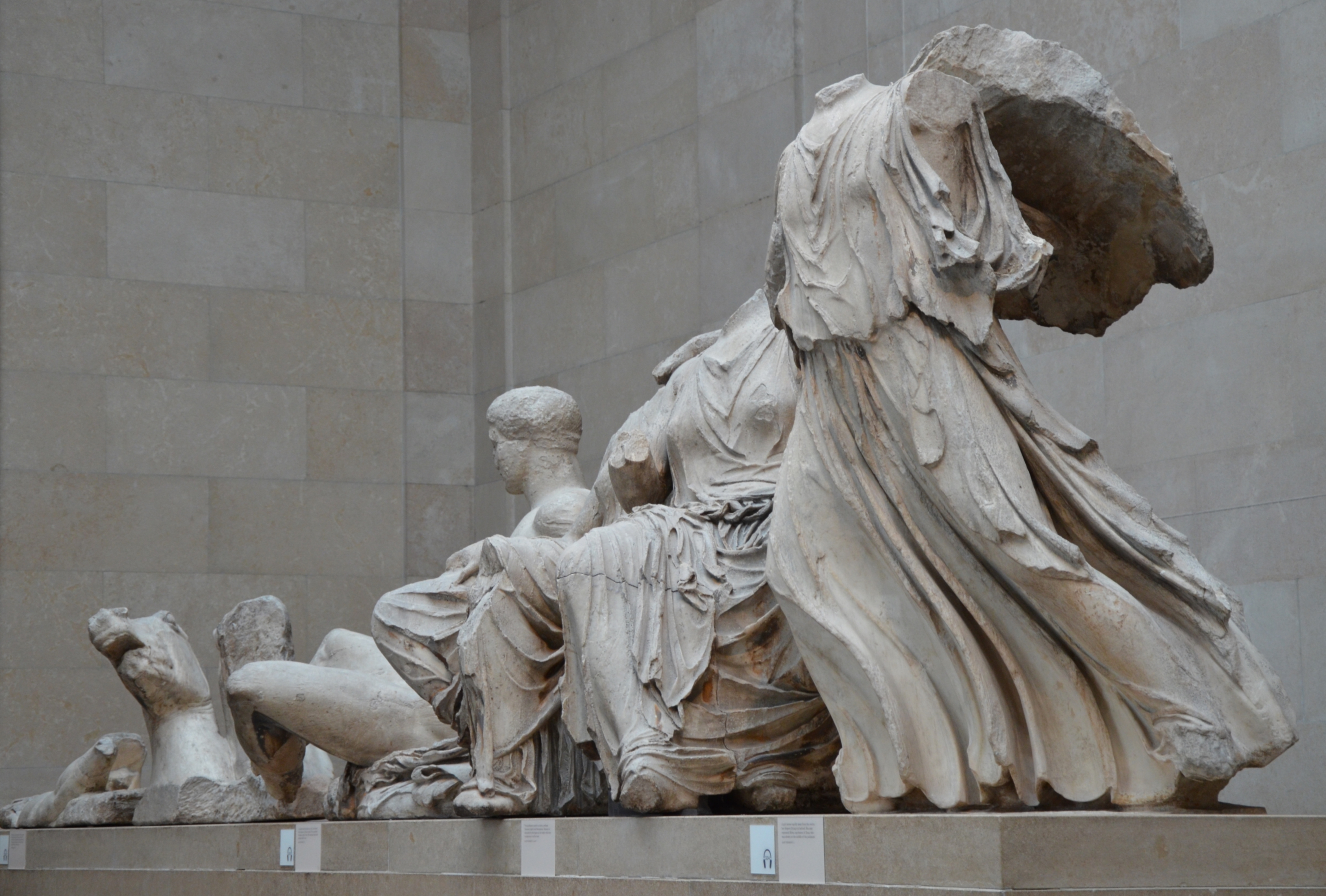 FileThe Parthenon sculptures, an oblique view of the sculptures from