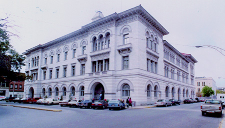 File:Tomochichi Federal Building and U.S. Courthouse (Chatham County, Georgia).jpg