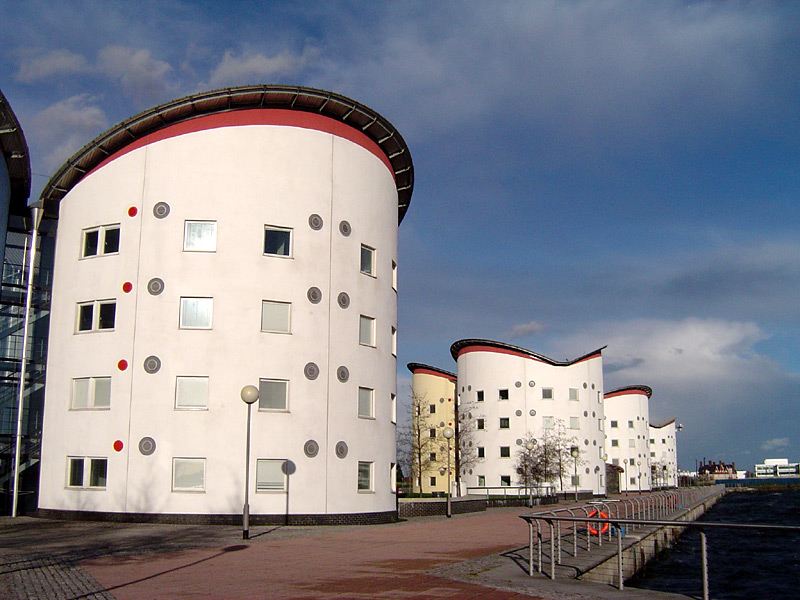 File:UEL Docklands campus.jpg