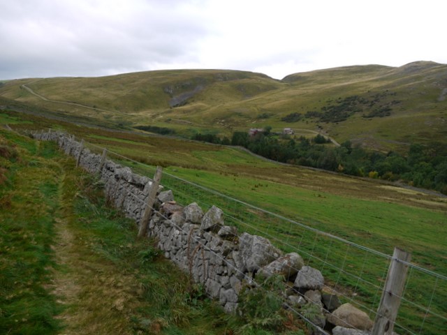 File:Wall east of Gleadscleugh - geograph.org.uk - 1507354.jpg